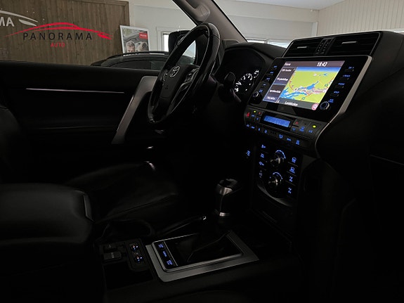 Toyota Land Cruiser 18 of 25