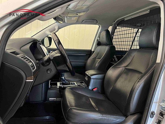 Toyota Land Cruiser 7 of 25