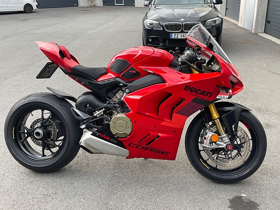 Ducati Panigale V4S 9 of 12