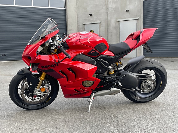 Ducati Panigale V4S 10 of 12