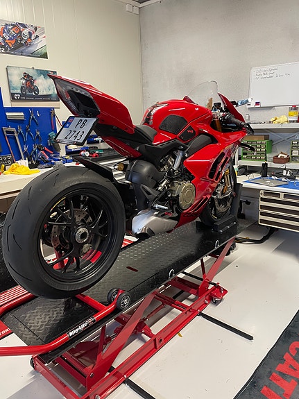 Ducati Panigale V4S 3 of 12