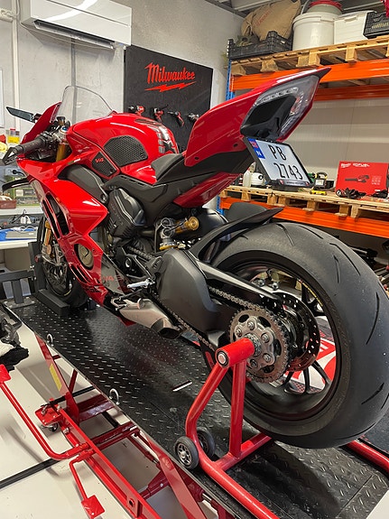 Ducati Panigale V4S 6 of 12