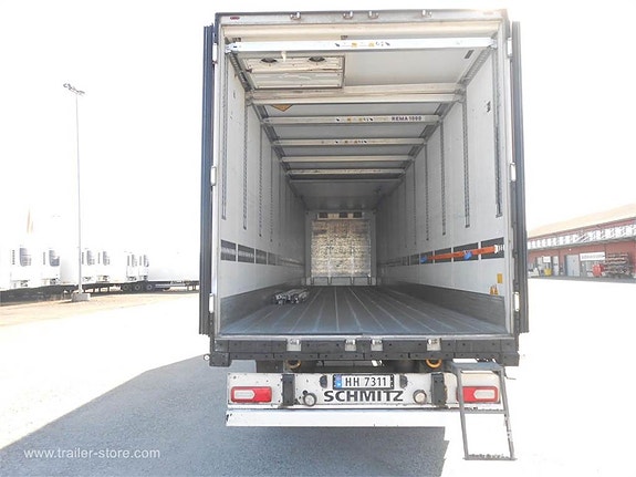 Schmitz Cargobull Reefer Multitemp 3 of 12