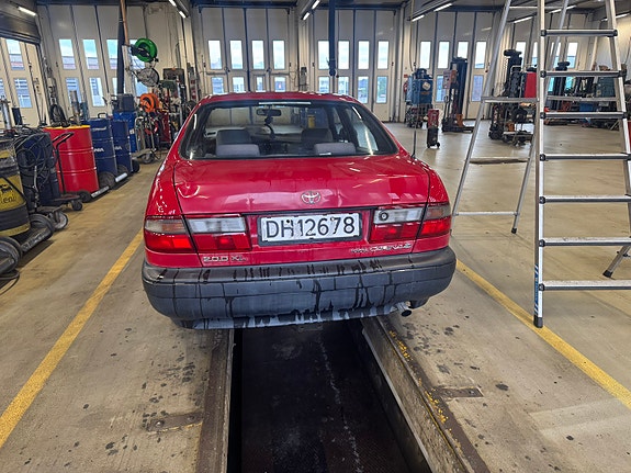 Toyota Carina 6 of 19