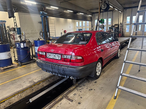 Toyota Carina 5 of 19