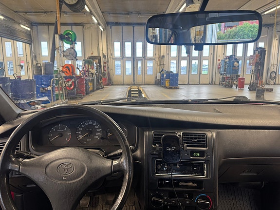 Toyota Carina 14 of 19
