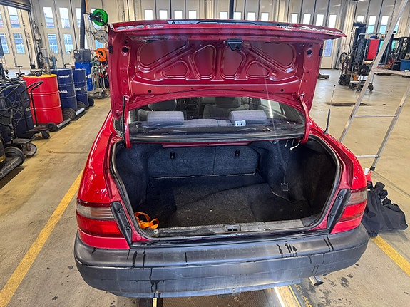 Toyota Carina 12 of 19