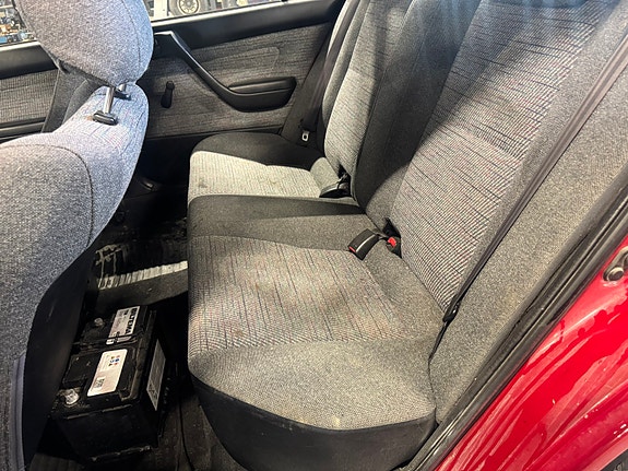 Toyota Carina 11 of 19