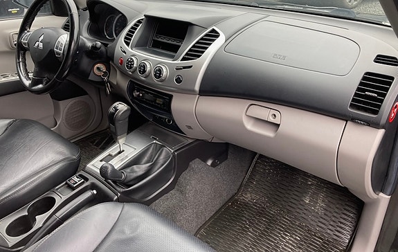 Mitsubishi L200 3 of 5