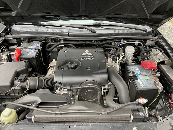Mitsubishi L200 7 of 18