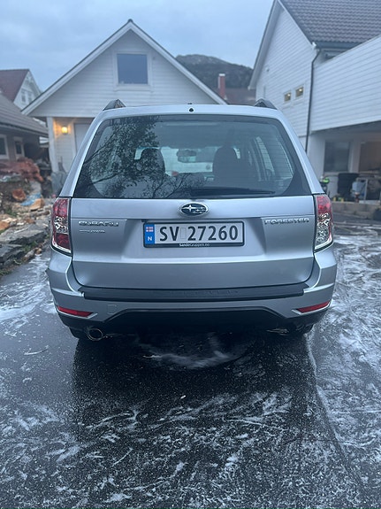 Subaru Forester 4 of 12