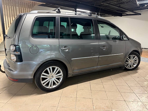 Volkswagen Touran 8 of 30
