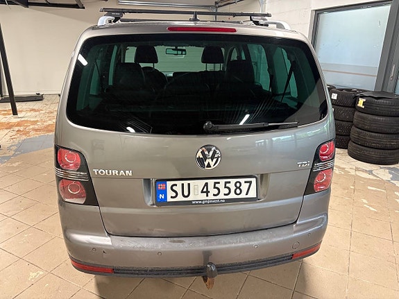 Volkswagen Touran 6 of 30