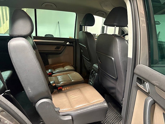 Volkswagen Touran 12 of 30