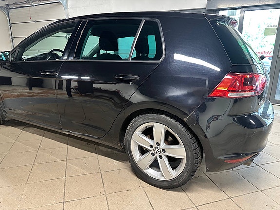Volkswagen Golf VII 2 of 30