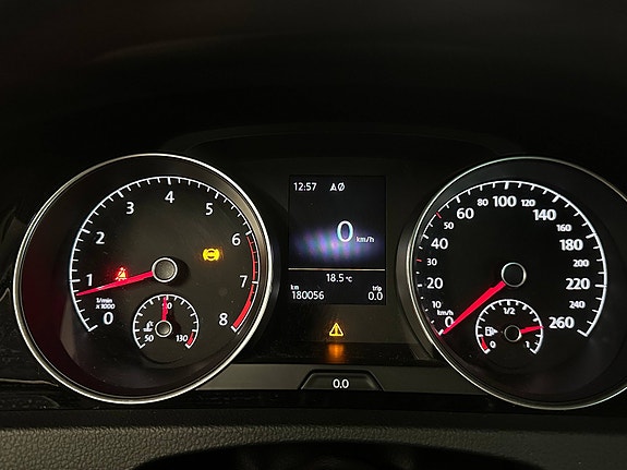 Volkswagen Golf VII 14 of 30
