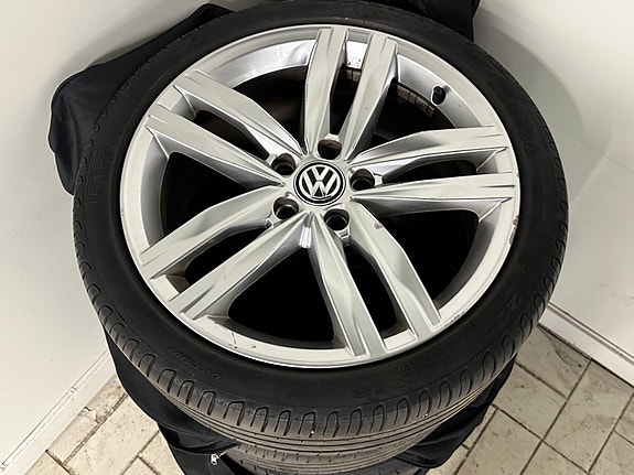 Volkswagen Golf VII 28 of 30