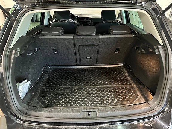 Volkswagen Golf VII 7 of 30