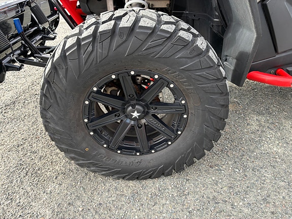 Polaris RZR XP 1000 11 of 17