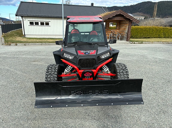 Polaris RZR XP 1000 17 of 17
