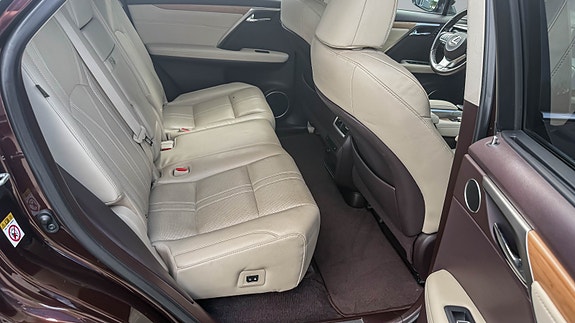 Lexus RX450h 18 of 23