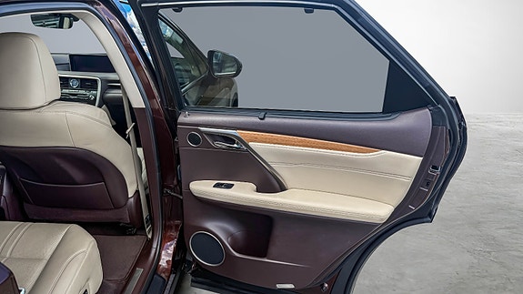 Lexus RX450h 17 of 23