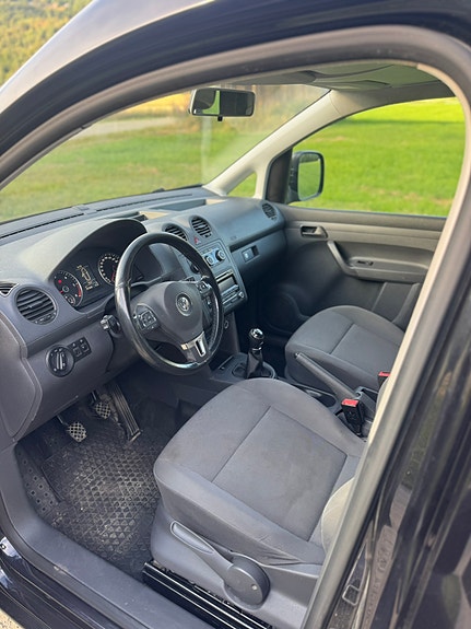 Volkswagen Caddy Maxi 12 of 17