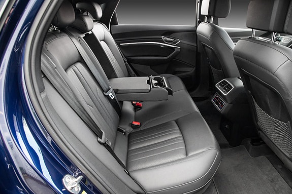 Audi e-tron Sportback 28 of 30