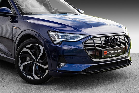 Audi e-tron Sportback 2 of 30