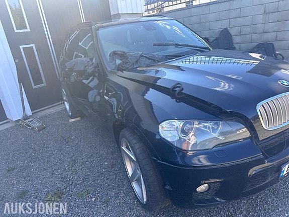 BMW X5 3 of 5