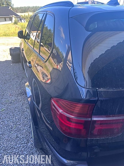 BMW X5 4 of 5