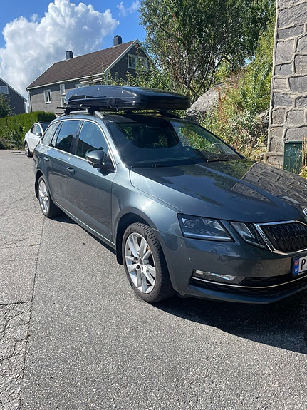 Skoda Octavia 2 of 5