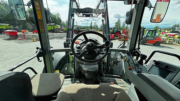 CLAAS Arion 640 Cebis 7 of 15