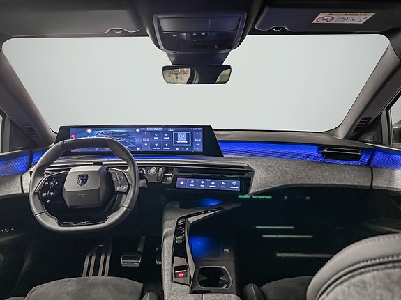 Peugeot e-5008 12 of 30