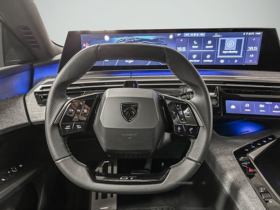 Peugeot e-5008 13 of 30