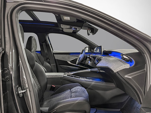 Peugeot e-5008 22 of 30