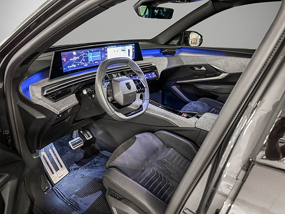 Peugeot e-5008 11 of 30