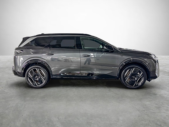 Peugeot e-5008 6 of 30