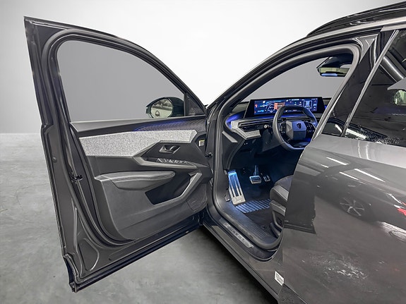 Peugeot e-5008 9 of 30