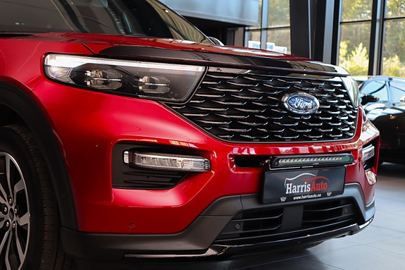 Ford Explorer 2 of 5