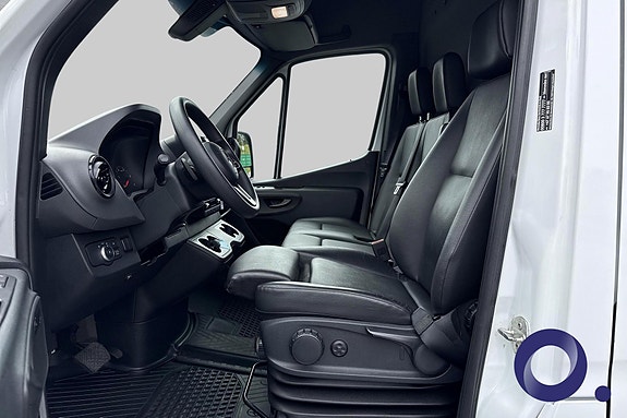 Mercedes-Benz Sprinter 319 11 of 16