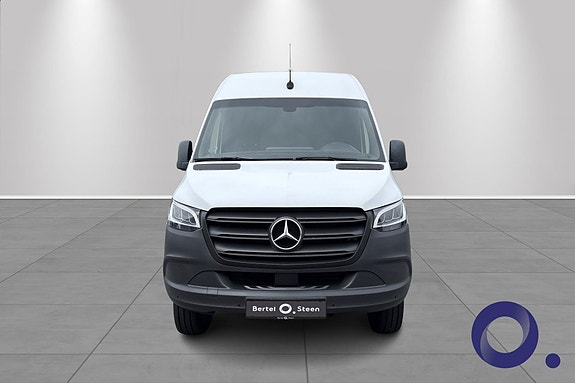 Mercedes-Benz Sprinter 319 2 of 16