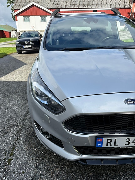 Ford S-MAX 5 of 26