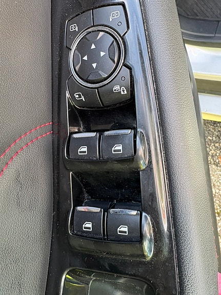Ford S-MAX 12 of 26