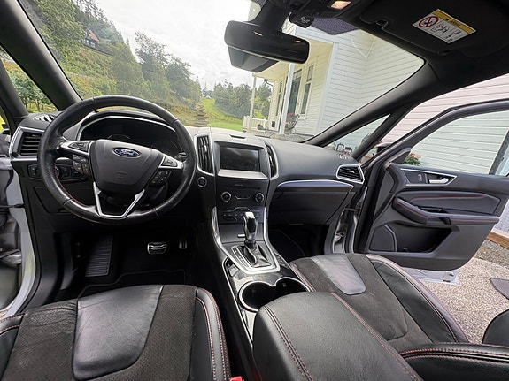 Ford S-MAX 18 of 26