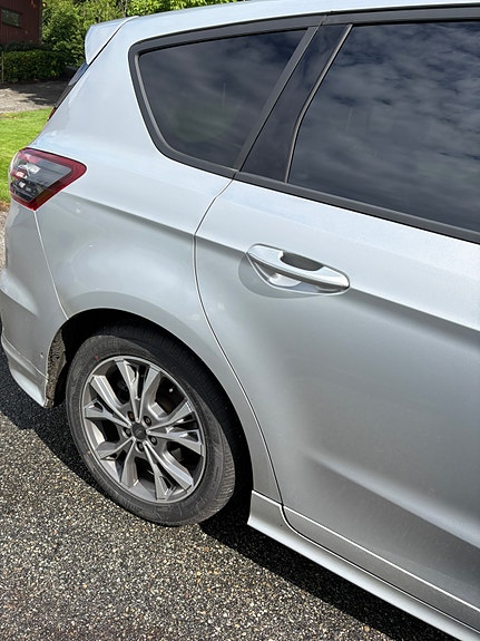 Ford S-MAX 6 of 26