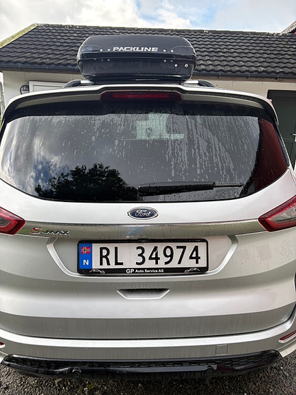 Ford S-MAX 9 of 26