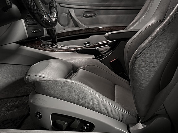 BMW 320i 15 of 30