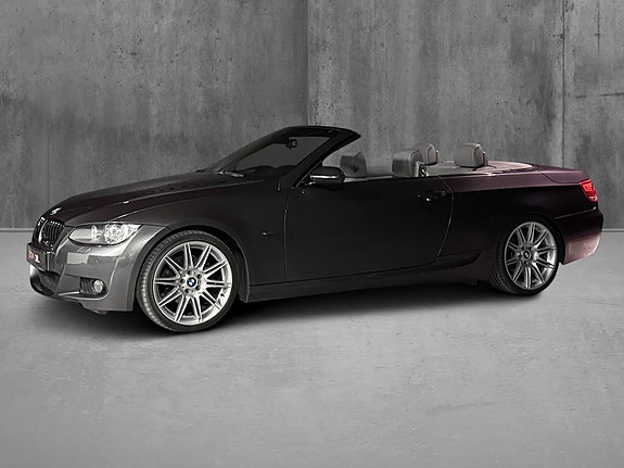 BMW 320i 3 of 30