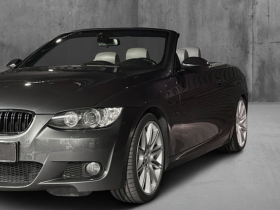 BMW 320i 6 of 30